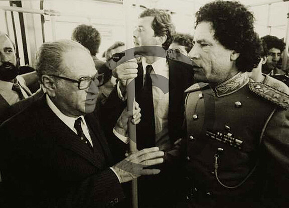 Kreisky-Gadaffi_1982.jpg  